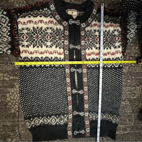 Dale of Norway M Black Red white Classic Fair Isle Wool Knit Clasp Ski Sweater - Picture 9 of 10